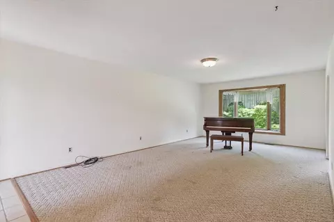 Living - 14430 E Austin, Manchester, MI 48158 photo 4 of 10