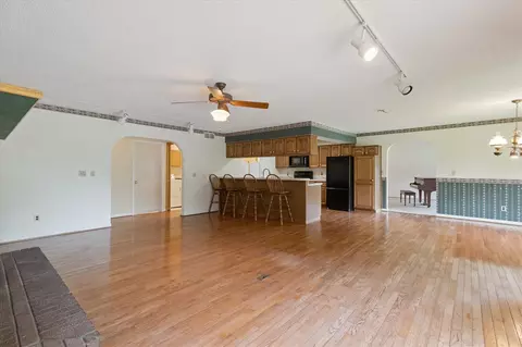 Living - 14430 E Austin, Manchester, MI 48158 photo 9 of 10