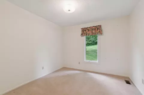 Bedroom - 14430 E Austin, Manchester, MI 48158 photo 5 of 10