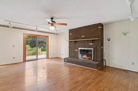 Living - 14430 E Austin, Manchester, MI 48158 photo 6 of 10