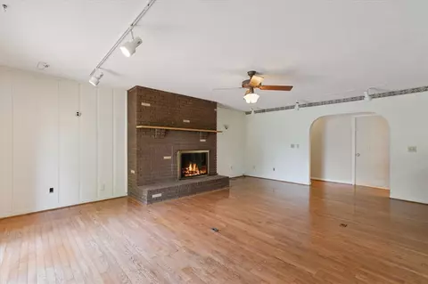 Living - 14430 E Austin, Manchester, MI 48158 photo 5 of 10