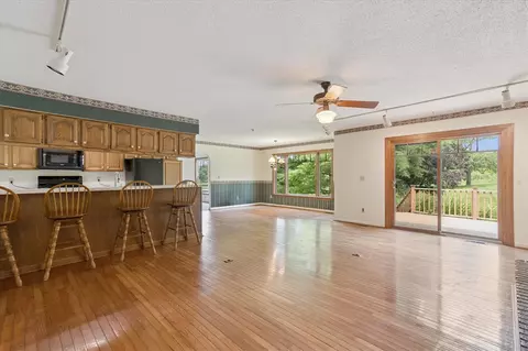 Living - 14430 E Austin, Manchester, MI 48158 photo 8 of 10