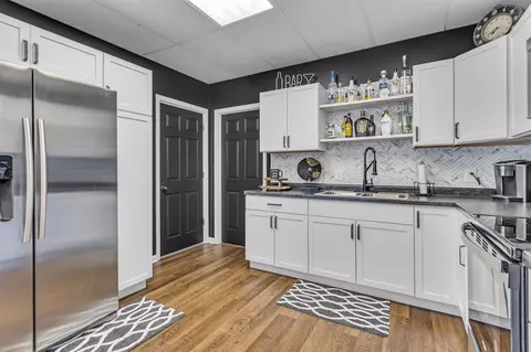 Kitchen - 6349 E Michigan, Jackson, MI 49201 photo 7 of 9