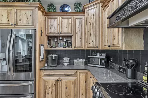 Kitchen - 6349 E Michigan, Jackson, MI 49201 photo 5 of 9