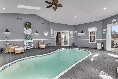 Exterior - 6349 E Michigan, Jackson, MI 49201 photo 6 of 11