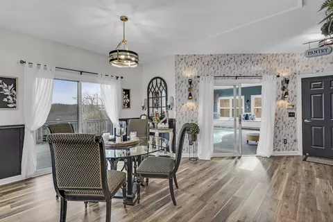 Dining - 6349 E Michigan, Jackson, MI 49201 photo 1 of 3