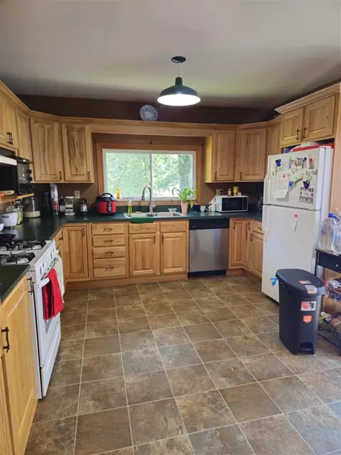 Kitchen - 7751 Moreland, Jerome, MI 49249 photo 2 of 2