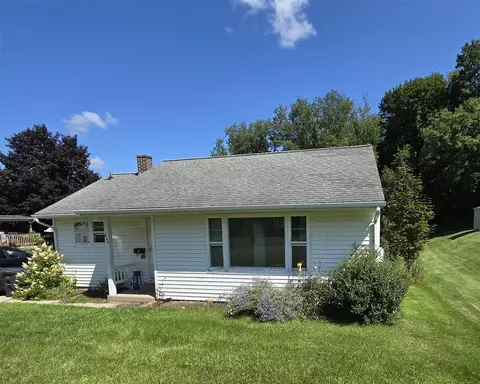 Exterior - 820 E Argyle, Jackson, MI 49202 photo 4 of 12