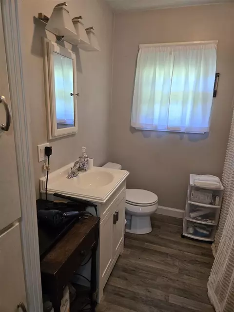 Bath - 820 E Argyle, Jackson, MI 49202 photo 1 of 3