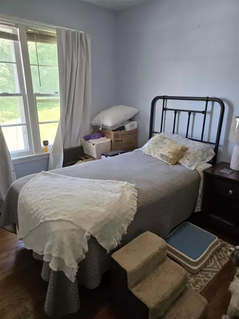 Bedroom - 820 E Argyle, Jackson, MI 49202 photo 4 of 5