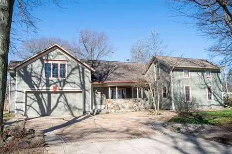 136 E South, Athens, MI 49011