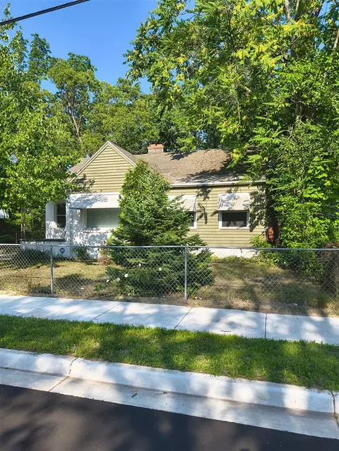 3024 Sanford, Muskegon, MI 49442