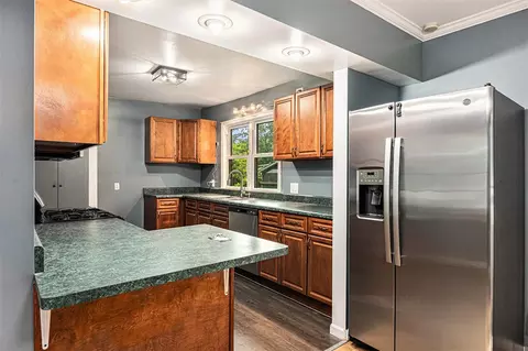 Kitchen - 909 Millard, Three Rivers, MI 49093 photo 2 of 2