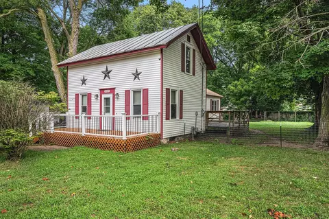 Exterior - 909 Millard, Three Rivers, MI 49093 photo 1 of 10