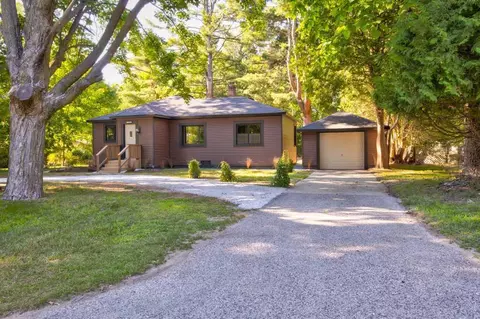 316 E Lewis, Whitehall, MI 49461 photo 2