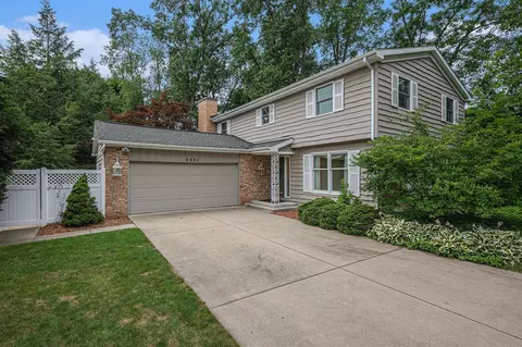 2221 Hickory Pt, Portage, MI 49024