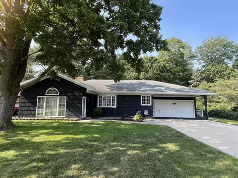 880 W Hile, Norton Shores, MI 49441