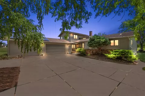6677 Castaway, Ypsilanti, MI 48197