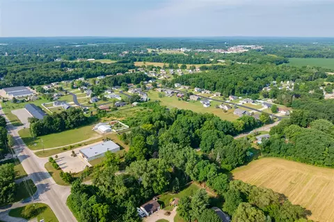 View/Area - 1020 Miller, Plainwell, MI 49080 photo 5 of 12