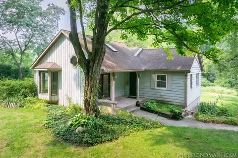 758 Wilson, Grand Rapids, MI 49534