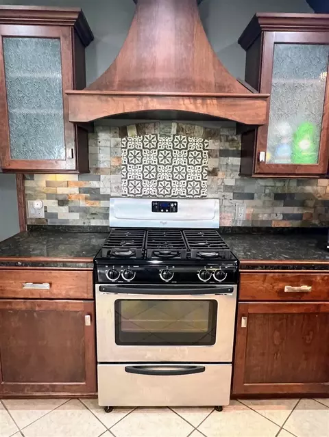 Kitchen - 14320 Ostrander, Maybee, MI 48159 photo 4 of 7