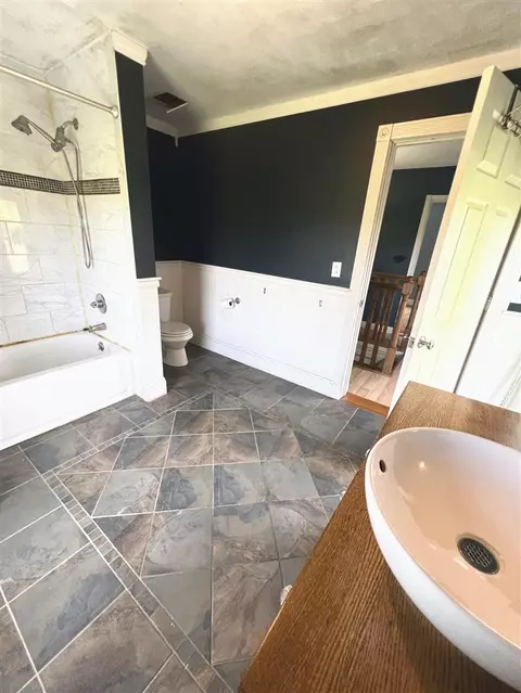 Bath - 14320 Ostrander, Maybee, MI 48159 photo 5 of 6