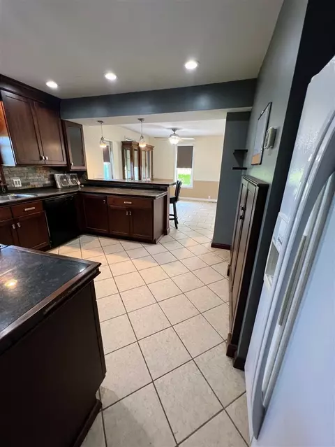 Kitchen - 14320 Ostrander, Maybee, MI 48159 photo 6 of 7