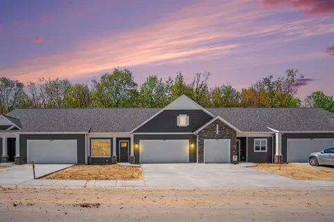 2831 W Cobblestone #14, Kentwood, MI 49512