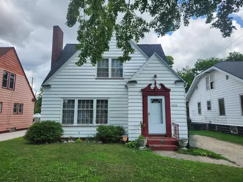 2220 Baker, Muskegon, MI 49444