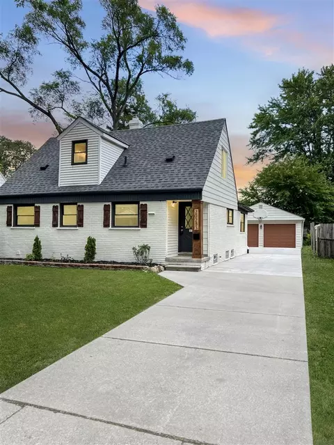 20283 Lancaster, Harper Woods, MI 48225