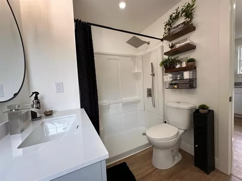Bath - 522 Lakeview, Gregory, MI 48137 photo 2 of 2