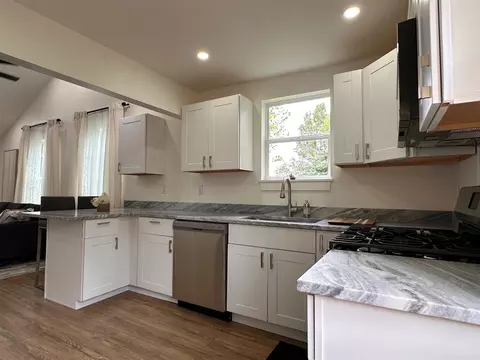 Kitchen - 522 Lakeview, Gregory, MI 48137 photo 2 of 3