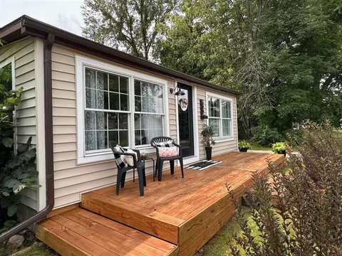 Exterior - 522 Lakeview, Gregory, MI 48137 photo 6 of 8