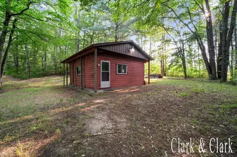 7278 E 6 Mile, Luther, MI 49656