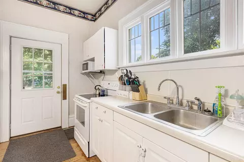 Kitchen - 341 E Main, Ionia, MI 48846 photo 3 of 4