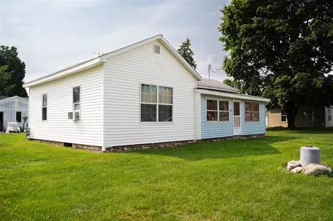 2856 Bird Lk, Osseo, MI 49266