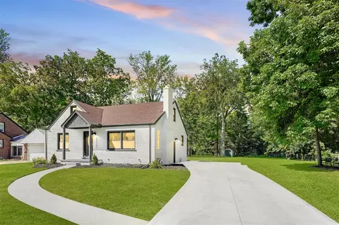 20501 Old Homestead, Harper Woods, MI 48225