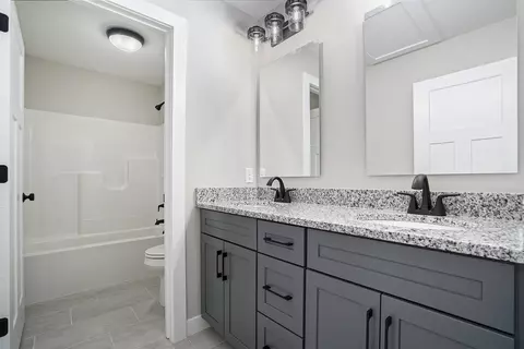 Bath - 233 Markus Gln, Plainwell, MI 49080 photo 3 of 3
