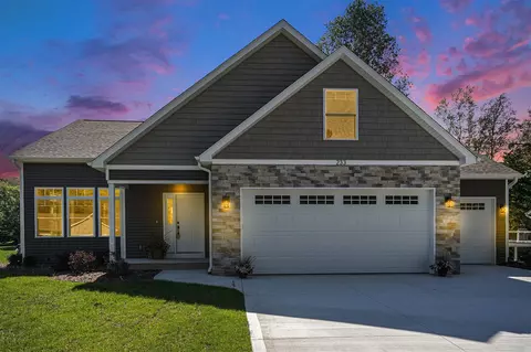 Exterior - 233 Markus Gln, Plainwell, MI 49080 photo 3 of 7