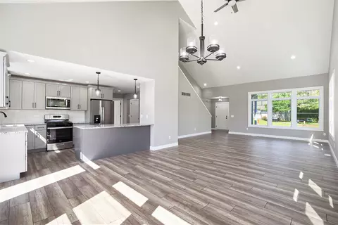 Living - 233 Markus Gln, Plainwell, MI 49080 photo 3 of 4