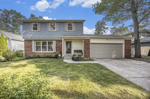 1303 Richwood, Grand Rapids, MI 49508
