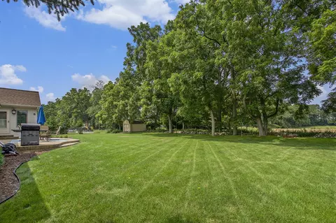 Exterior - 2540 Meadowbrook, Jackson, MI 49201 photo 10 of 10