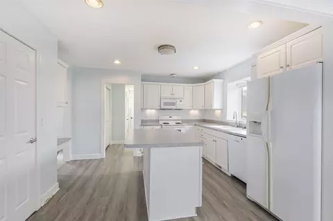 Kitchen - 2540 Meadowbrook, Jackson, MI 49201 photo 1 of 1