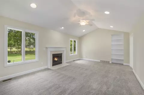 Living - 2540 Meadowbrook, Jackson, MI 49201 photo 1 of 3