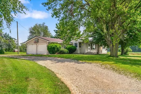 13637 S State, Lake Odessa, MI 48849