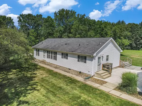 56883 Pulver, Three Rivers, MI 49093