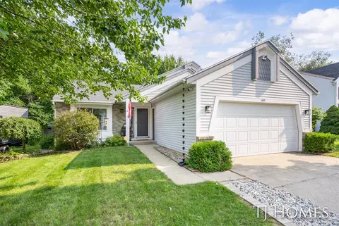 655 Sandhurst, Grand Rapids, MI 49548