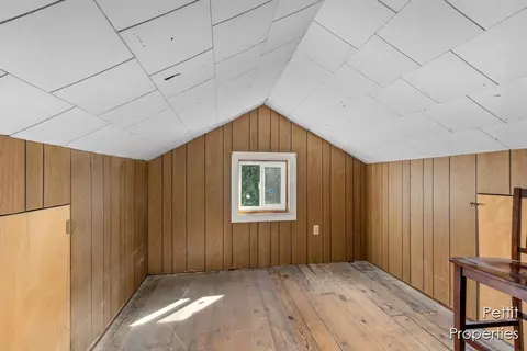 Bedroom - 65239 Youngs Pr, Constantine, MI 49042 photo 3 of 3