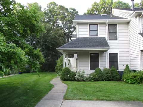 124 A Elizabeth #5, Saugatuck, MI 49453