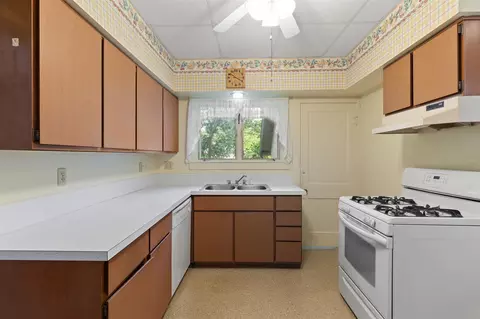 Kitchen - 426 State, Adrian, MI 49221 photo 1 of 2